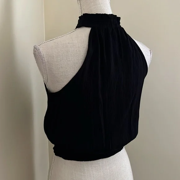 🆕 Angie Black Halter Top - Picture 7 of 10